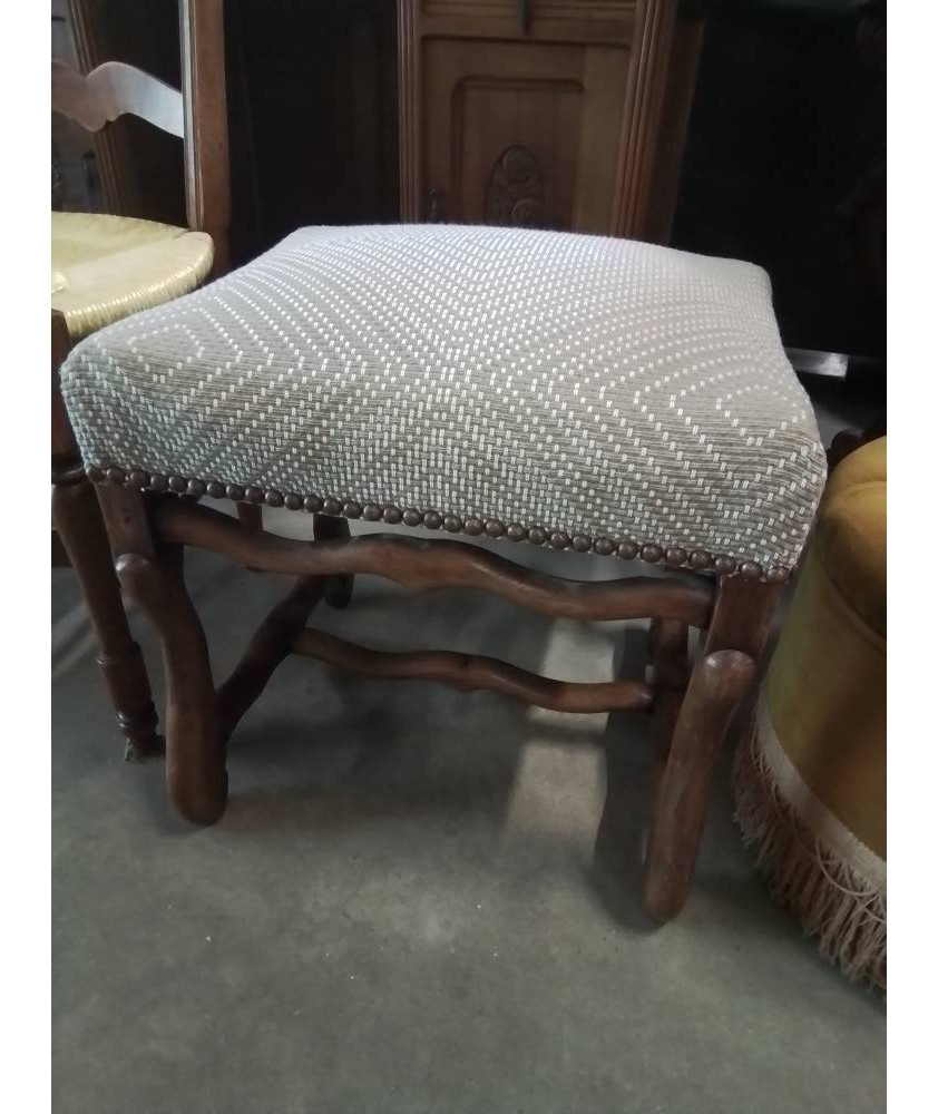 TABOURET STYLE LOUIS XIV RECTANGULAIRE A ENTRETOISE  TISSU TAUPE 
