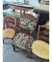 FAUTEUIL BOIS  TAPISSERIE STYLE MÉDIÉVAL 