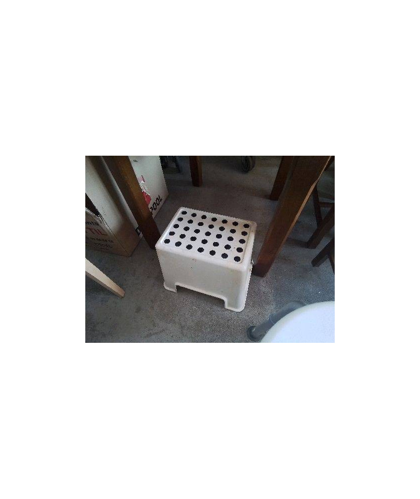 TABOURET BLANC SDB 