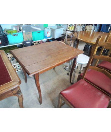 TABLE RECTANGULAIRE EN BOIS 