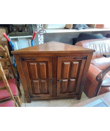 MEUBLE D’ANGLE STYLE ESPAGNOL 