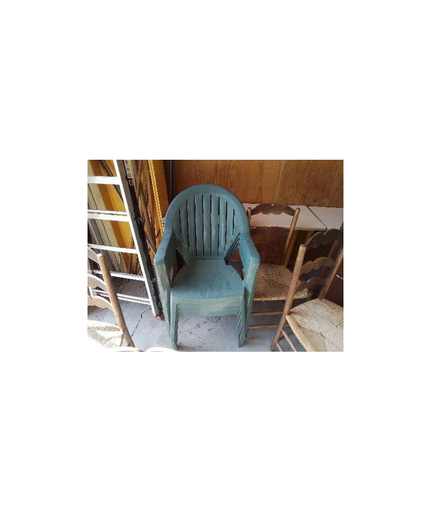 CHAISE D’EXTÉRIEURE VERTE