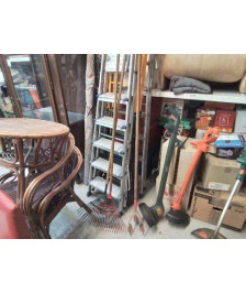 OUTILS DE JARDINAGE 