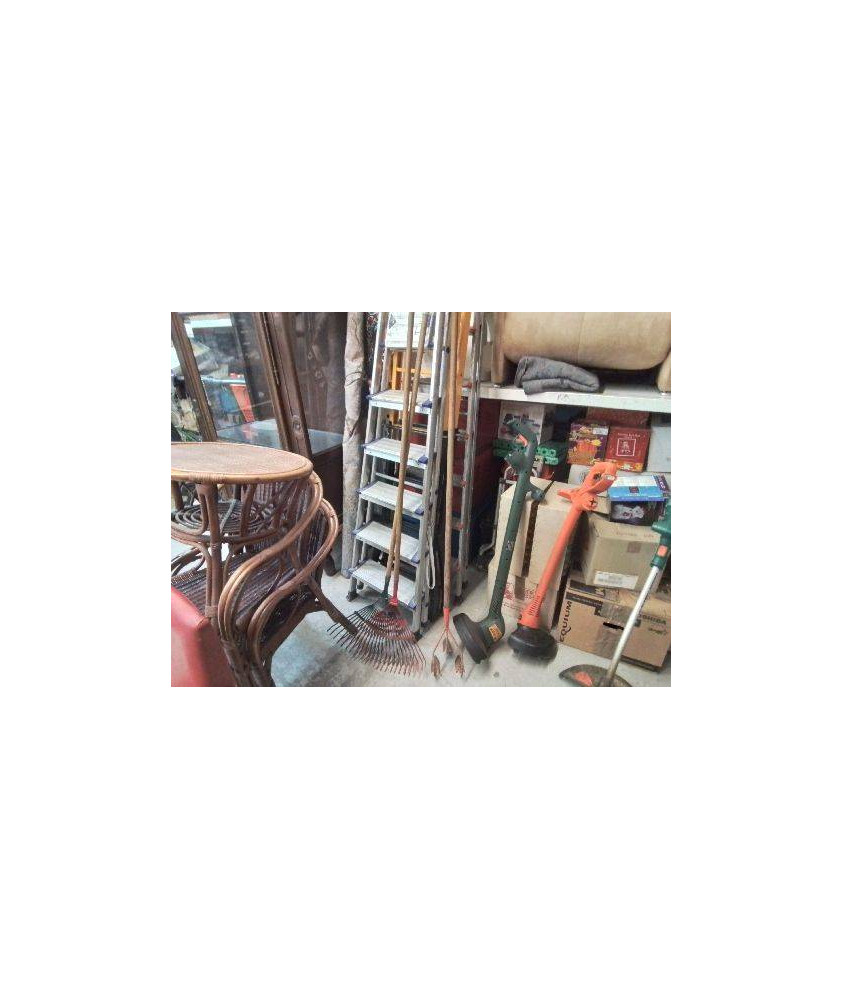 OUTILS DE JARDINAGE 