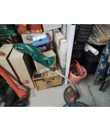 DEBROUSSAILLEUSE BLACK & DECKER 