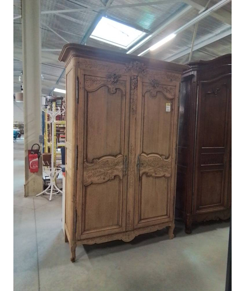 ARMOIRE DE MARIAGE CAUCHOISE BOIS NATUREL SCULPTÉ AU PANIER 226X148X55CM ARMOIRE DE MARIAGE CAUCHOISE BOIS NATUREL SCULPTÉ AU PANIER 226X148X55CM