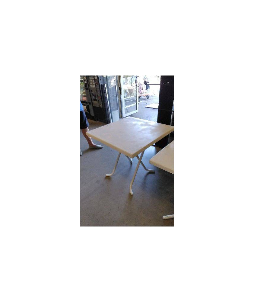 TABLE DE JARDIN CARREE PLIANTE - EN L’ETAT