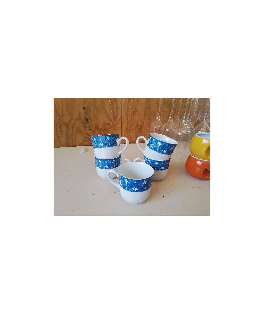 LOT DE 5 TASSES À CAFÉ BLEU EN PORCELAINE 