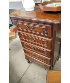 CHIFFONNIER EN L’ÉTAT 