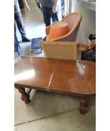TABLE BASSE OVALE DESSUS VERRE