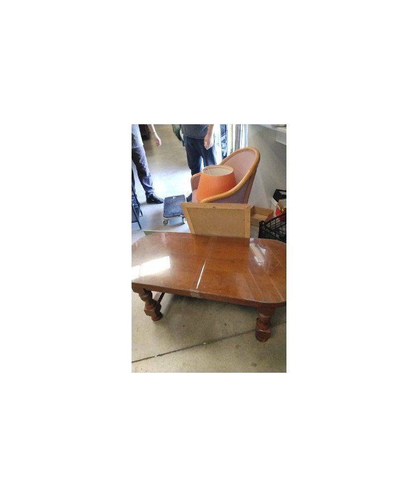 TABLE BASSE OVALE DESSUS VERRE