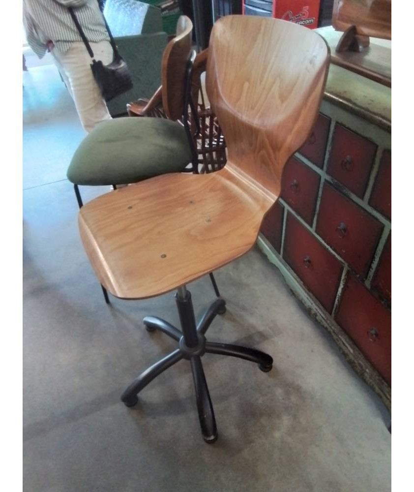 TABOURET D’ATELIER PIÈTEMENT MÉTAL NOIR ASSISE BOIS CLAIR