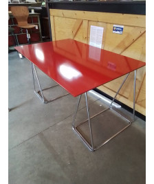 PLATEAU VERRE ROUGE SUR TRETEAUX MÉTAL CHROMÉ 