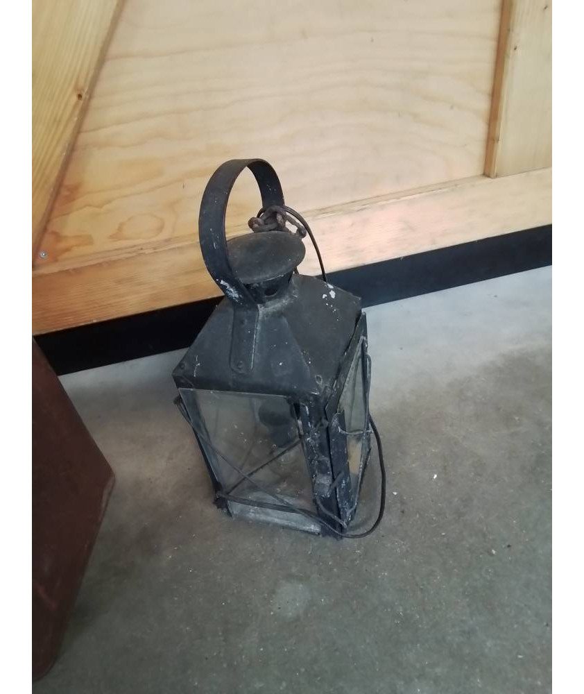 LANTERNE ÉLECTRIFIÉE MÉTAL NOIR ET VERRE