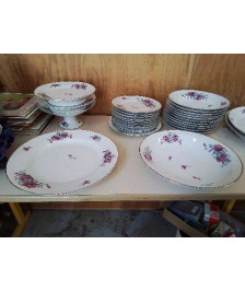 PLAT ROND PORCELAINE MOTIF ROSE 