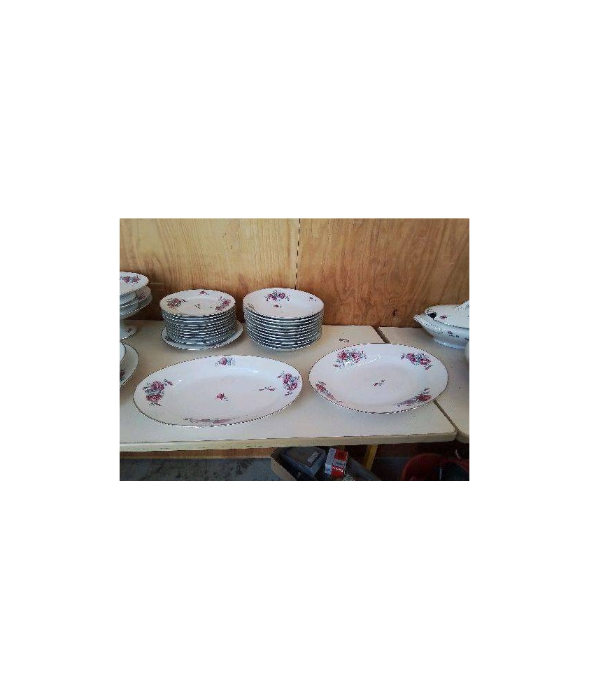 PLAT OVALE PORCELAINE MOTIF ROSE 