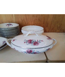 SOUPIÈRE PORCELAINE MOTIF ROSE 