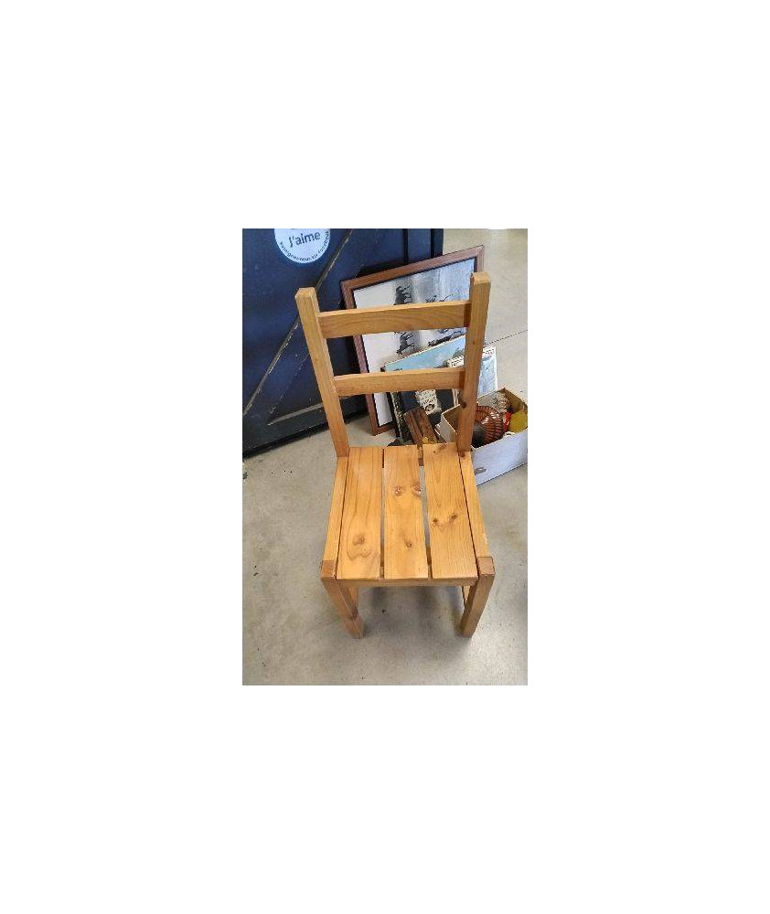 CHAISE PIN