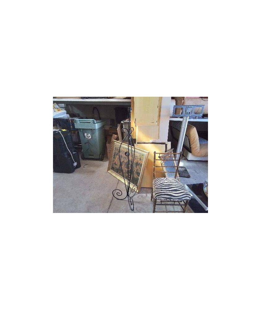 PIED DE LAMPE EN FER 