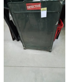 PANNEAU DE KIOSQUE A JOURNAUX  MÉTAL