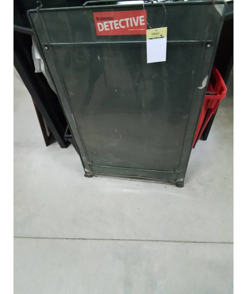 PANNEAU DE KIOSQUE A JOURNAUX  MÉTAL