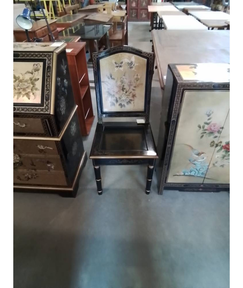 CHAISE ASIATIQUE BOIS LAQUÉ AUX FLEURS 