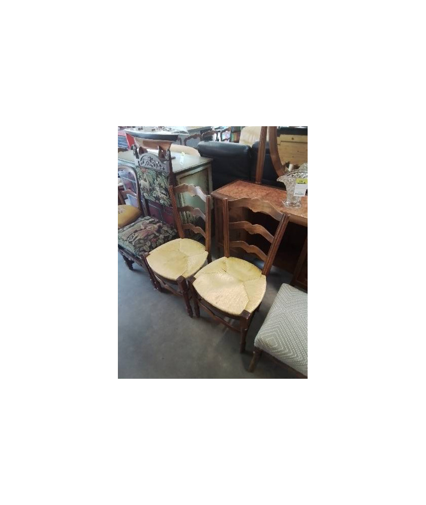 PAIRE DE CHAISES BOIS PAILLÉ DORÉ DOSSIER CHANTOURNÉ STYLE RÉGENCE PAIRE DE CHAISES BOIS PAILLÉ DORÉ DOSSIER CHANTOURNÉ STYLE RÉGENCE