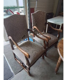 FAUTEUIL LOUIS XIV  ASSISE ET DOSSIER  TISSU TAUPE