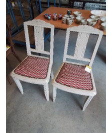 PAIRE DE CHAISES BOIS PEINT BLANC ASSISE TISSU BLANC ROUGE ART DÉCO 
