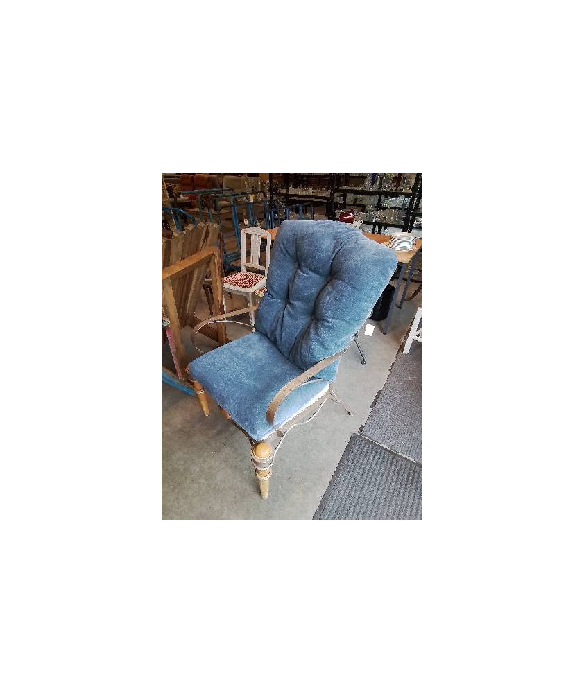 FAUTEUIL FER FORGÉ ET BOIS CLAIR ASSISE ET DOSSIER COUSSIN TISSU BLEU FAUTEUIL FER FORGÉ ET BOIS CLAIR ASSISE ET DOSSIER COUSSIN TISSU BLEU