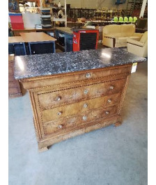 COMMODE LOUIS PHILIPPE 4 TIROIRS DESSUS MARBRE NOIR VEINÉ EN L\'ÉTAT 
