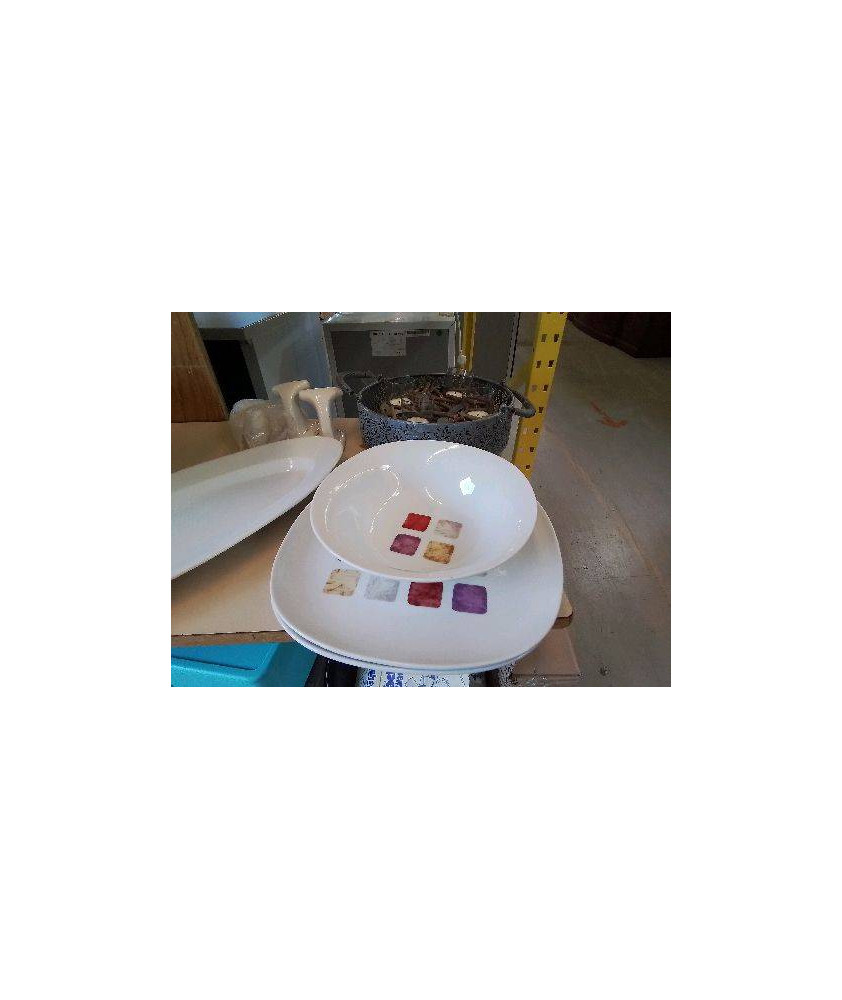 PLAT MOTIF CARRÉ COLORÉ 