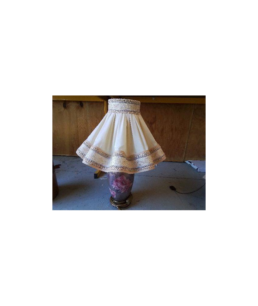 LAMPE DE SALON MOTIF FLORAL AVEC JOLIE ABAJOUR 