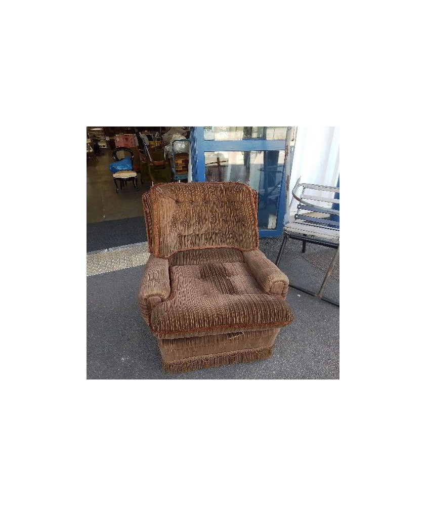 FAUTEUIL CÔTELÉ MARRON 