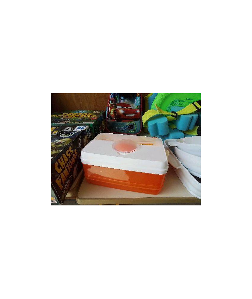 TUPPERWARE 