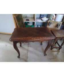 PETITE TABLE