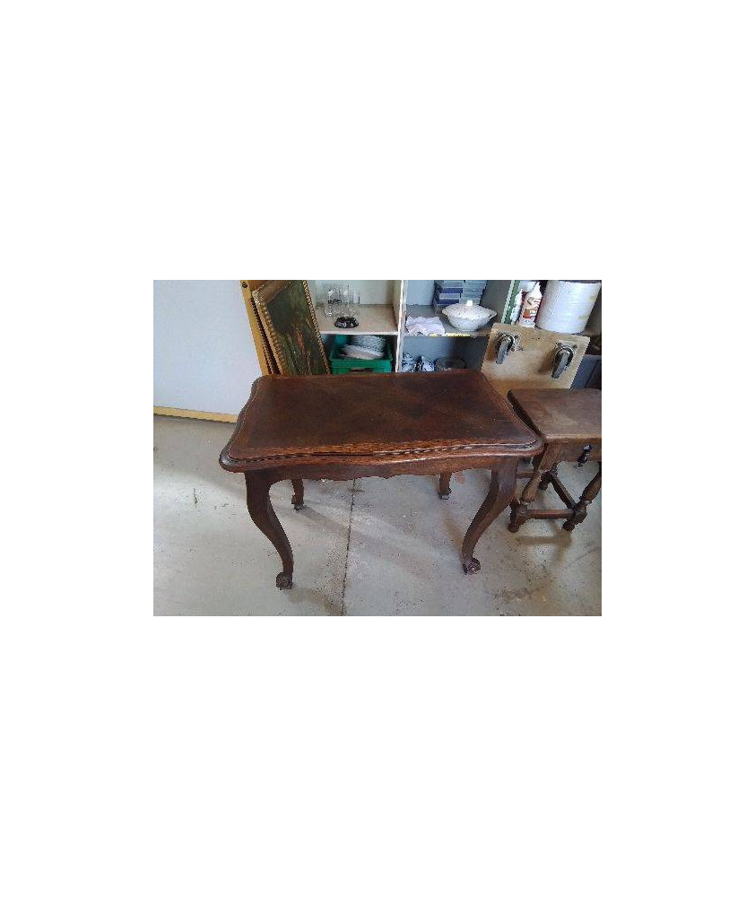 PETITE TABLE