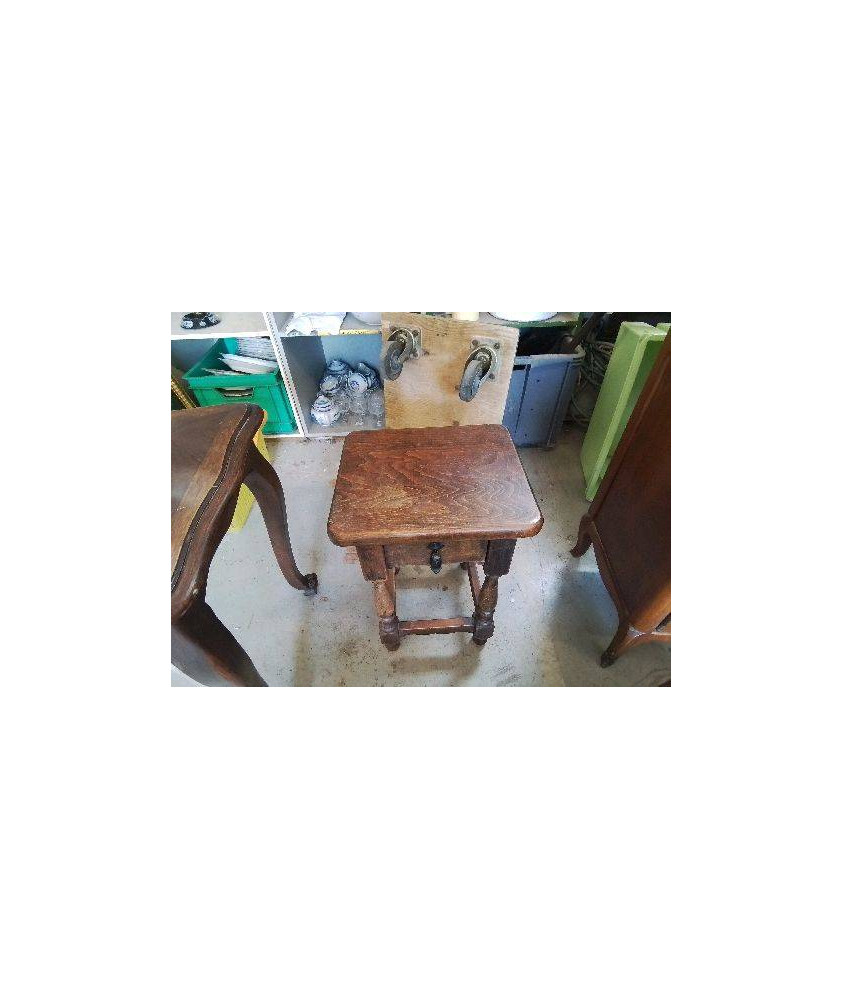 TABOURET EN BOIS