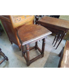 TABOURET EN BOIS