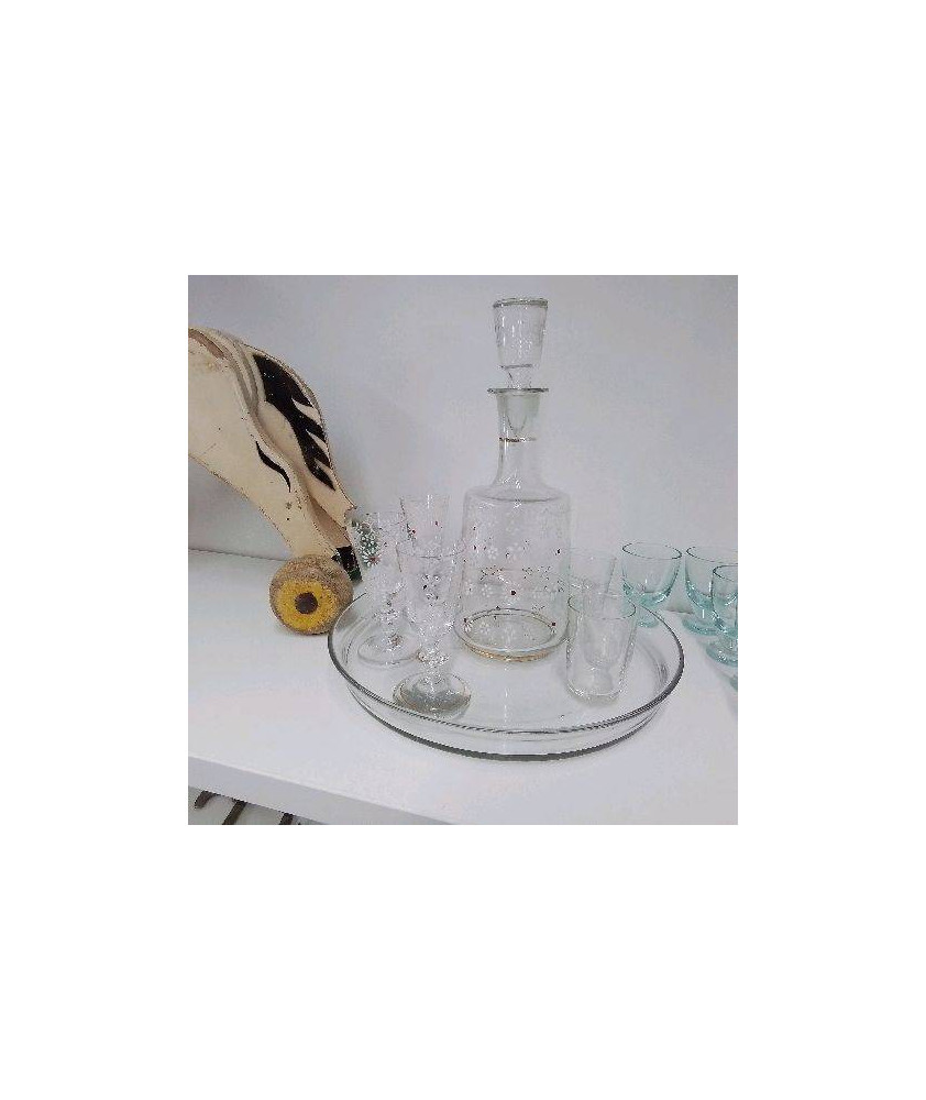 SERVICE A LIQUEUR