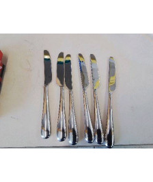 LOT DE 6 COUTEAUX 