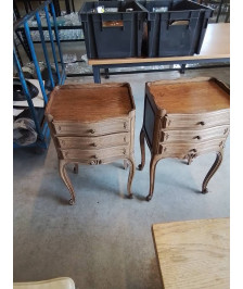 CHEVET 3 TIROIRS PIEDS CAMBRÉ STYLE RÉGENCE COQUILLE 