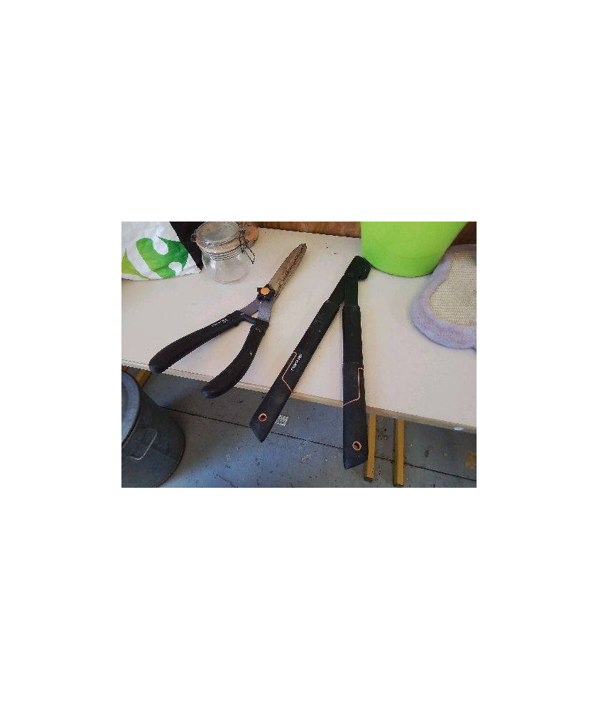 OUTILS DE JARDINAGE 