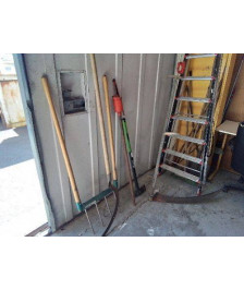 GROS OUTILS DE JARDINAGE 