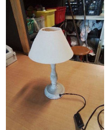 LAMPE METAL GRIS CERUSÉ AJ ECRU