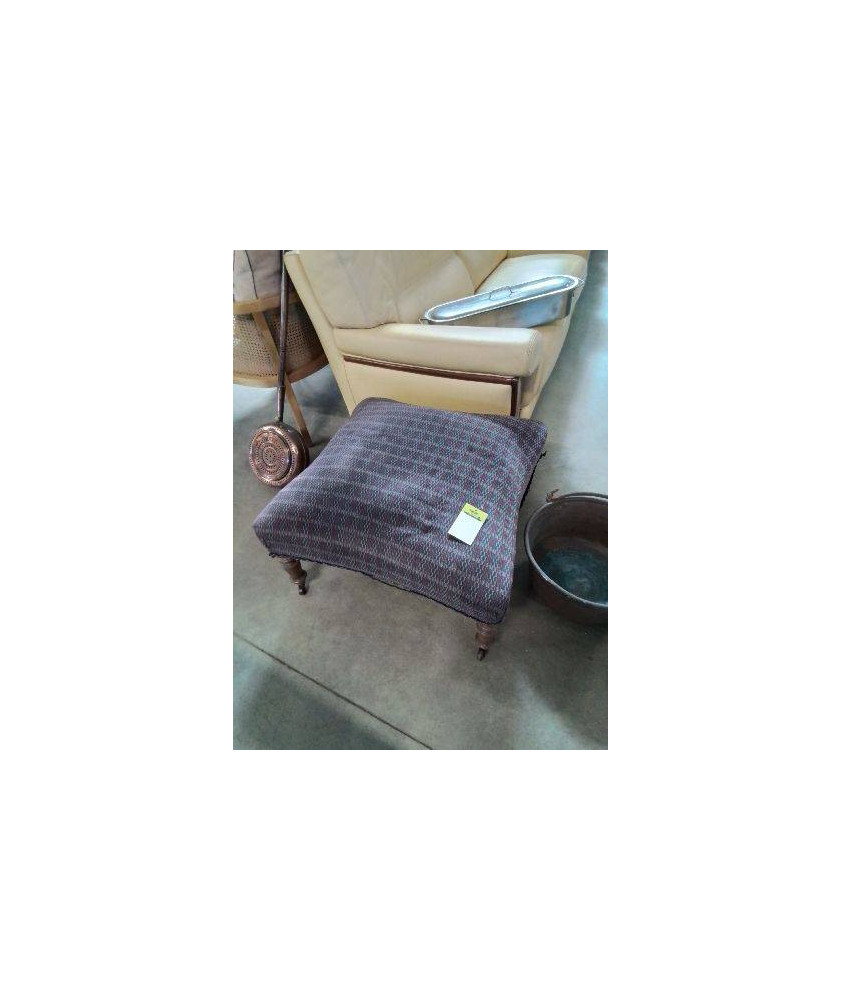 POUF NAPOLÉON III CAPITONNÉ TISSU MAUVE A CARREAUX 