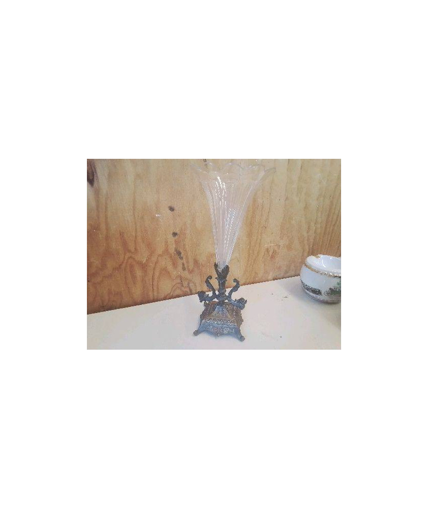 ANCIEN VASE CORNET EN CRISTAL 