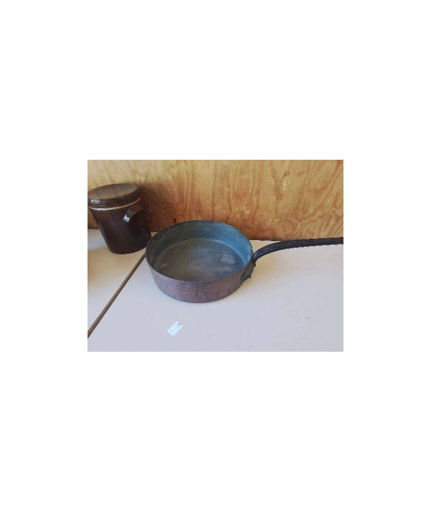 LARGE CASSEROLE EN CUIVRE ÉTAMÉ 
