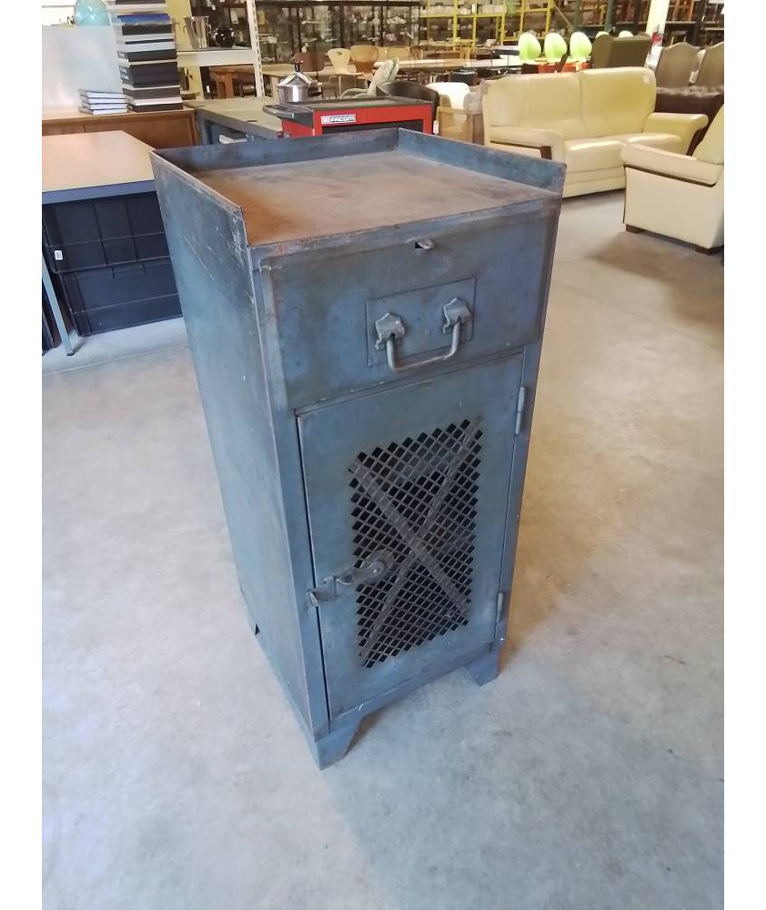 MEUBLE D’ATELIER ACIER 1 TIROIR 1 PORTE AJOURÉE ANNÉES 50
