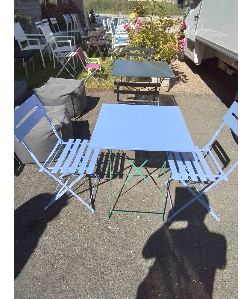 SALON DE JARDIN 3 PIÈCES 1 TABLE ET 2 CHAISES PLAINTES FER FORGÉ PEINT BLEU ET VERT SALON DE JARDIN 3 PIÈCES 1 TABLE ET 2 CHAISES PLAINTES FER FORGÉ PEINT BLEU ET VERT